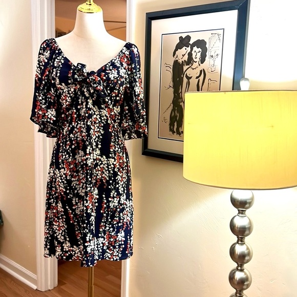 NWT, Dokotoo,Floral Navy Dress, Bow Front,Soft, Flowy,Excellent Condition,Size M - Picture 6 of 10